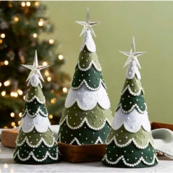 Herrschners Snowy Pines Shelf Sitters Felt & Sequin Kit