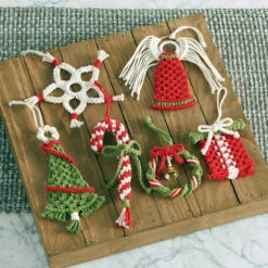 Herrschners Seasons Greetings Ornament Macrame