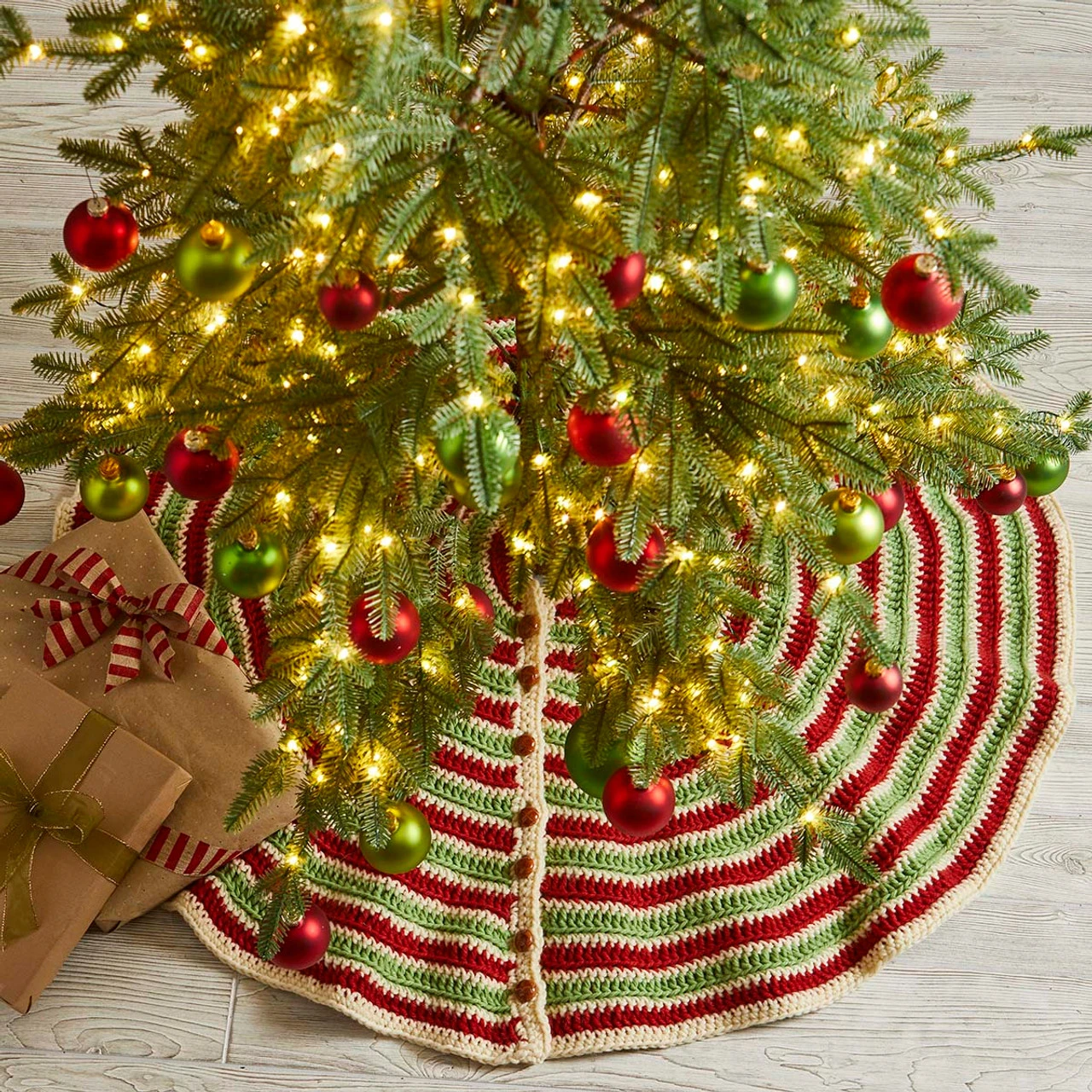 Herrschners Holidaze Tree Skirt Crochet Kit 3 Herrschners Holidaze Tree Skirt Crochet Kit