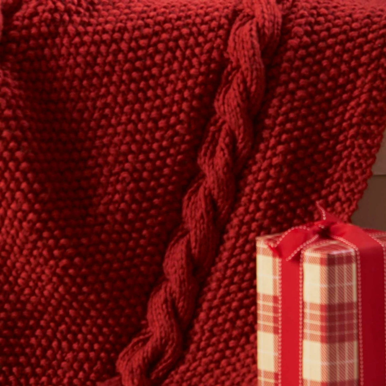 Herrschners Chunky Christmas Throw Knit Kit 5 Herrschners Chunky Christmas Throw Knit Kit - Image 3